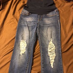 Distressed maternity jeans